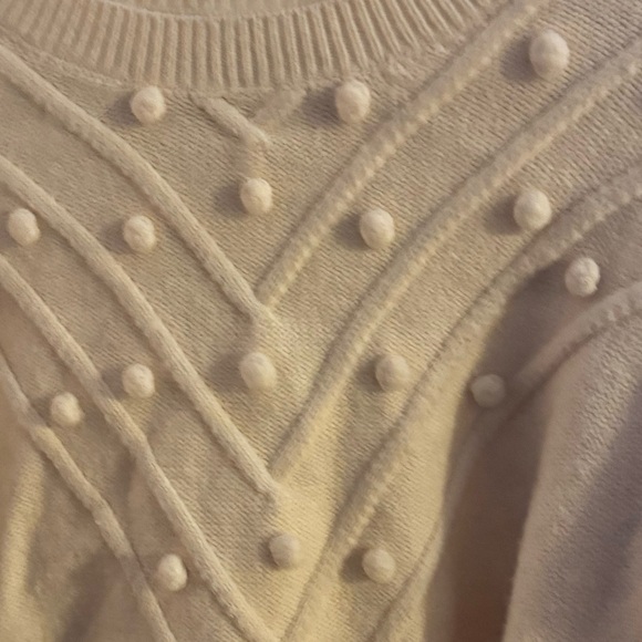 Fun Cream Scoop Neck Sweater Women Medium - Picture 2 of 3